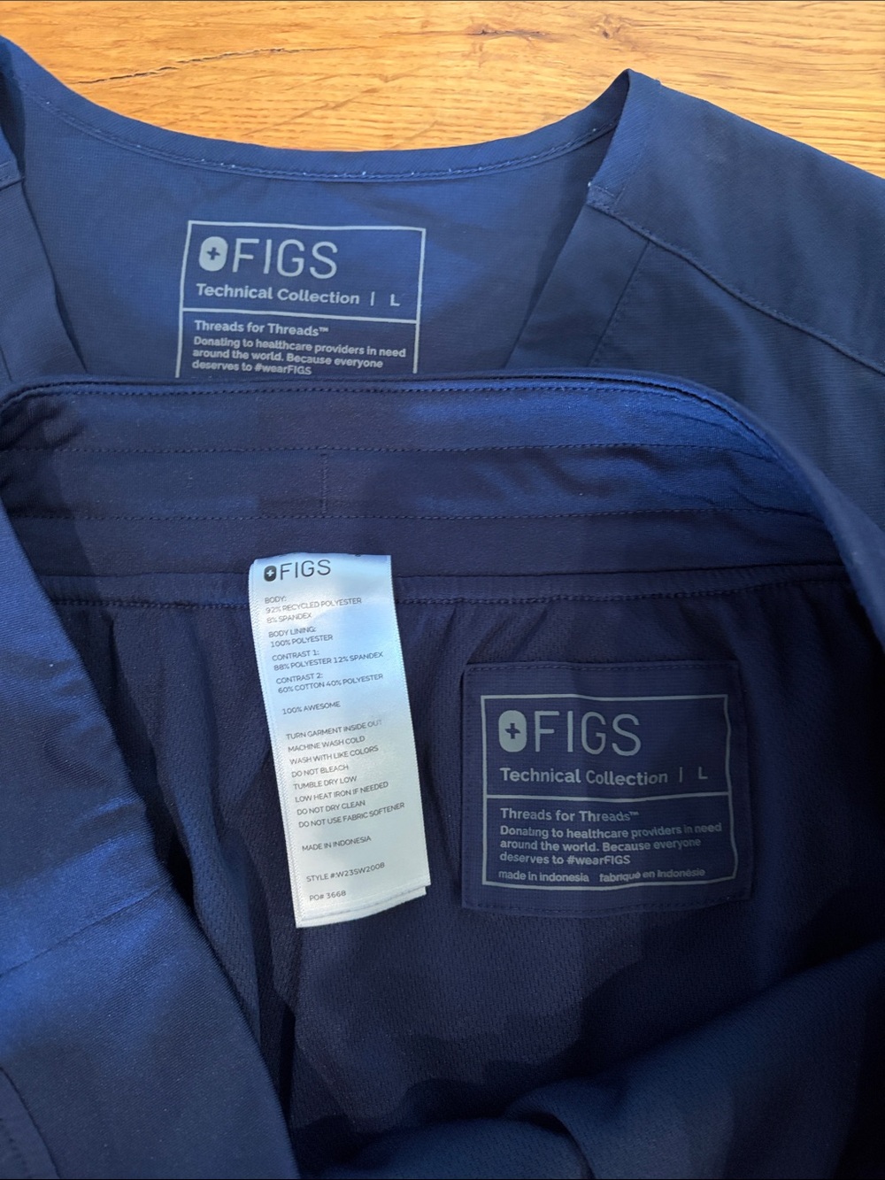 FIGS FREEx scrub set - Picture 2 of 3